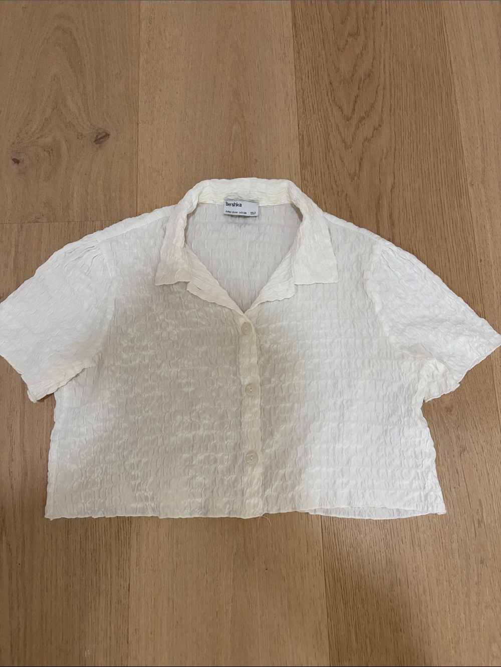 Bershka Cream Crinkle Short Sleeve Cropped Button-Front Top
